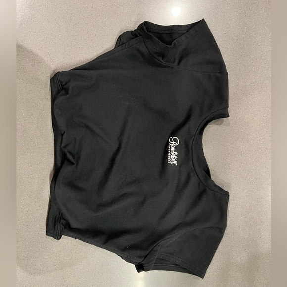 Bombshell sportswear open back tee - Picture 6 of 9